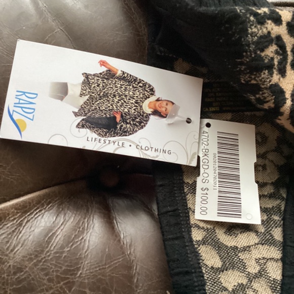 RAPTZ BNWT poncho! O/S. animal print. - Picture 4 of 4